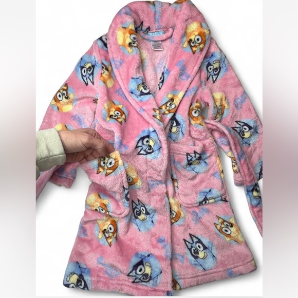 Bluey Pink Kids Robe - Picture 3 of 5